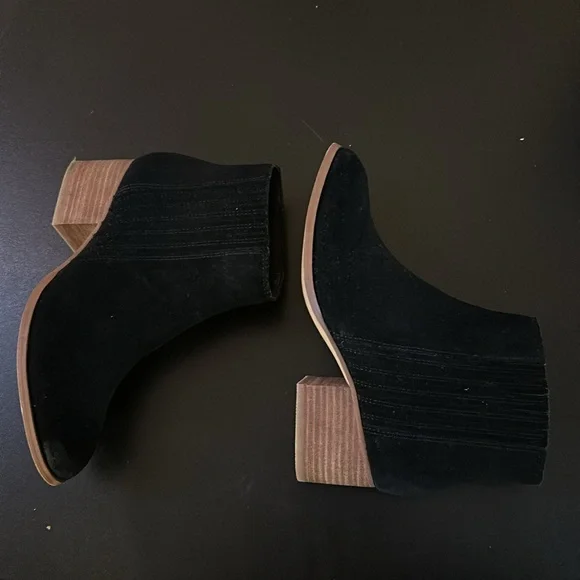 Aldo Booties - Picture 4 of 6